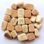 Cream Moostone Rune set