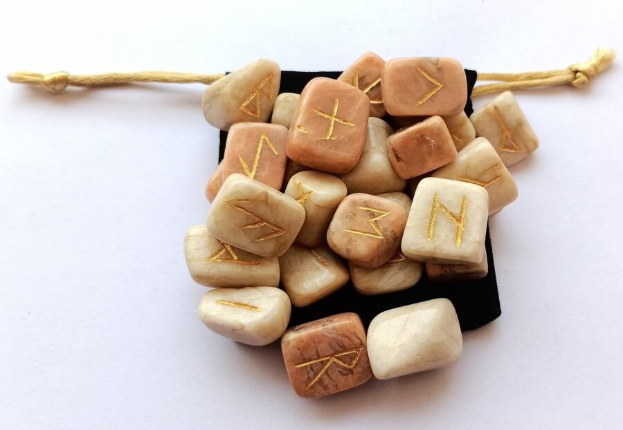 Cream Moostone Rune set - Image 2